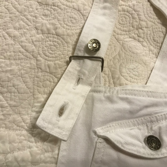 J.L.N.Y. white denim overall shorts with LOTS of pockets (18) - Picture 10 of 16